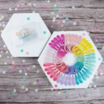 120 Kinderspängchen +  Haargummis groß Box – Bild 3