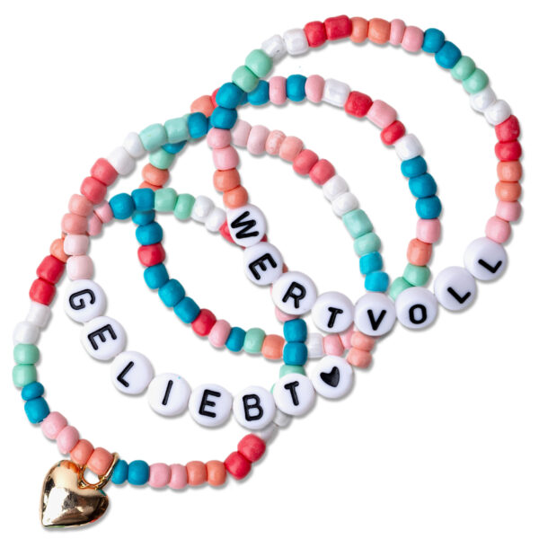 4 Perlenarmbänder – GELIEBT und WERTVOLL