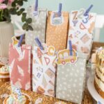 12 Geschenktüten mit Anhängern Einschulung Pastell - Set 3 – Bild 3