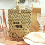 Tüten bedruckt mit Ostermotiv -  Braun - mit schwarzen Motiven – Bild 4