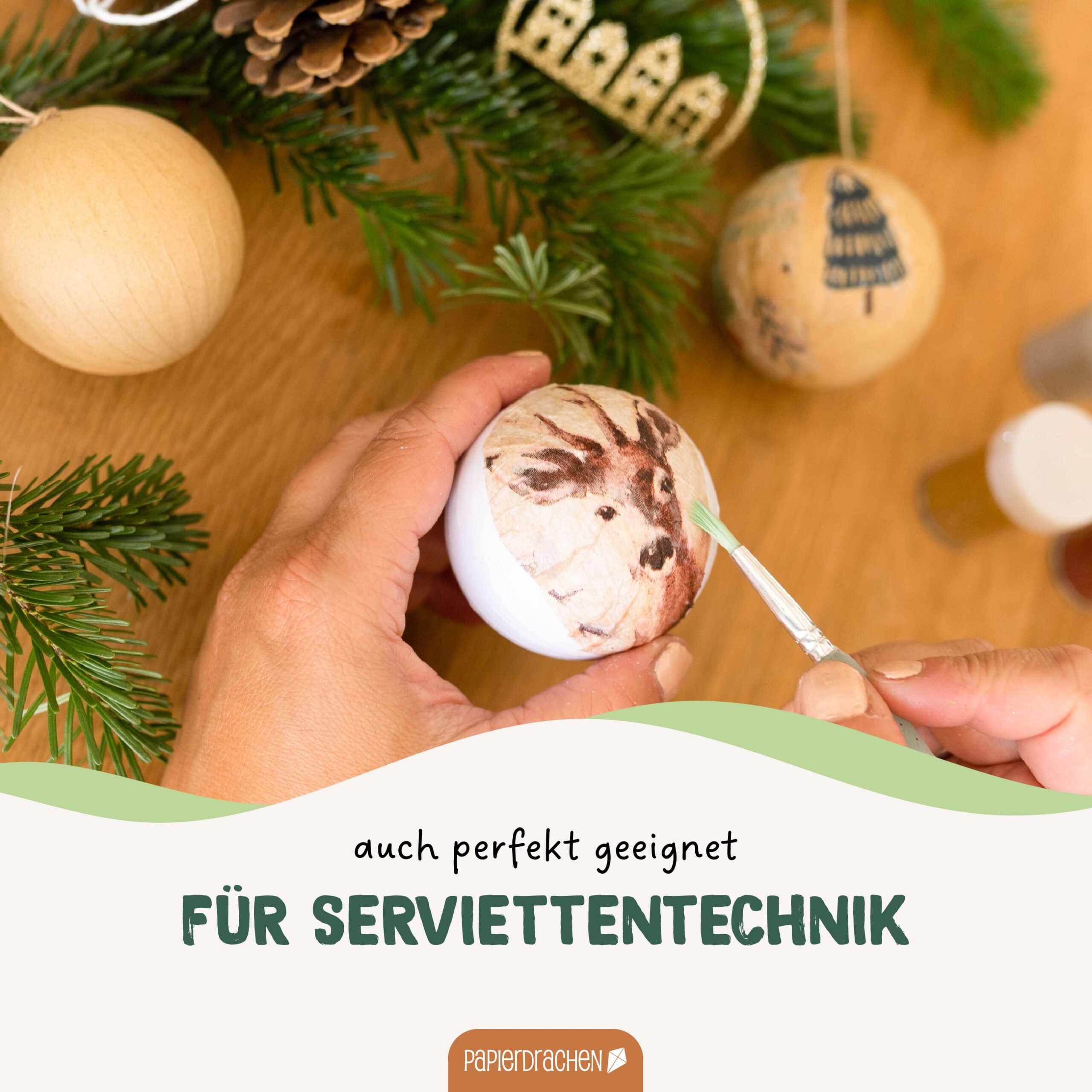 13 Weihnachtskugeln aus Pappmaché – Weiss – Bild 5