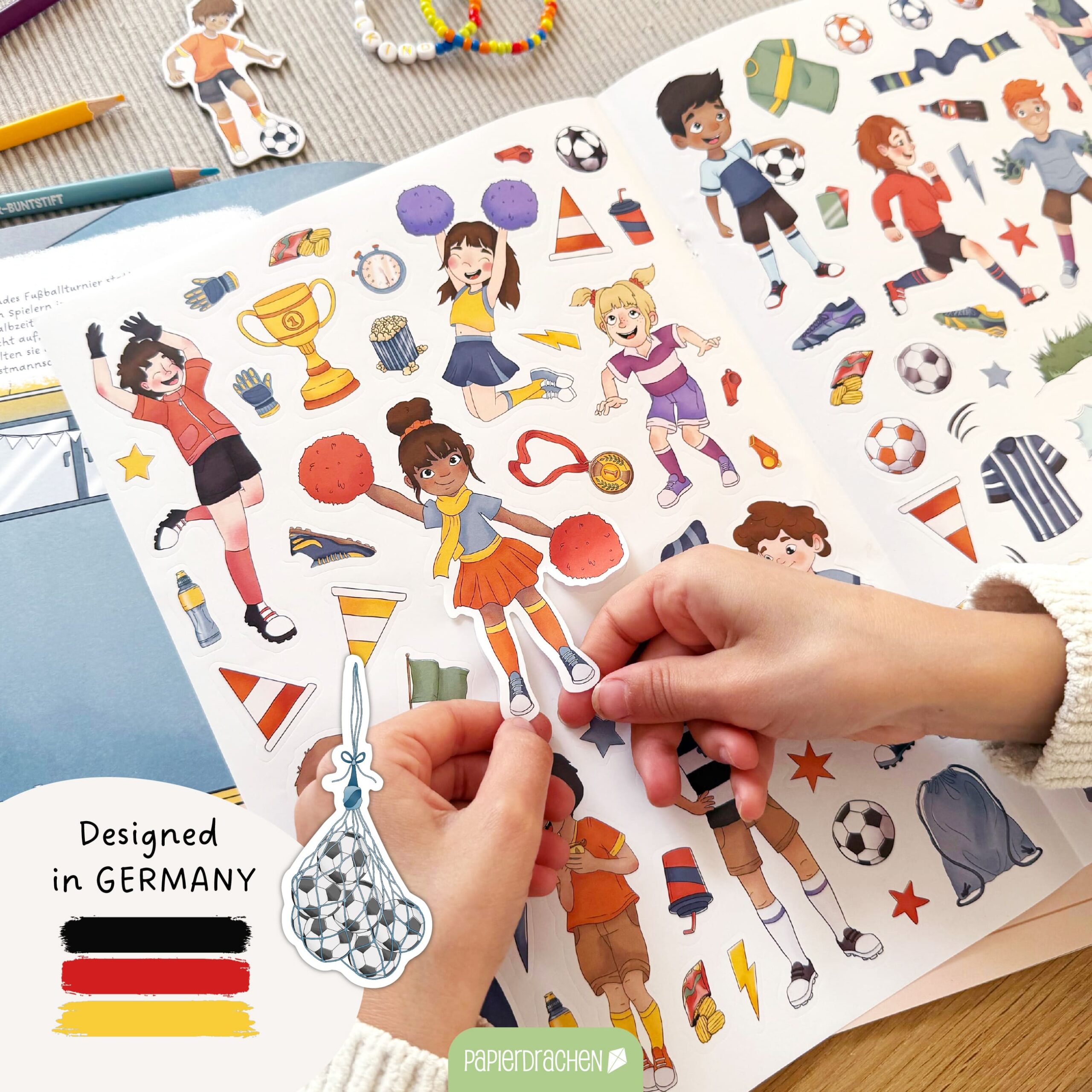 Mein kreatives Fussballwelt Heft – Malen, Rätseln, Stickern – Bild 3